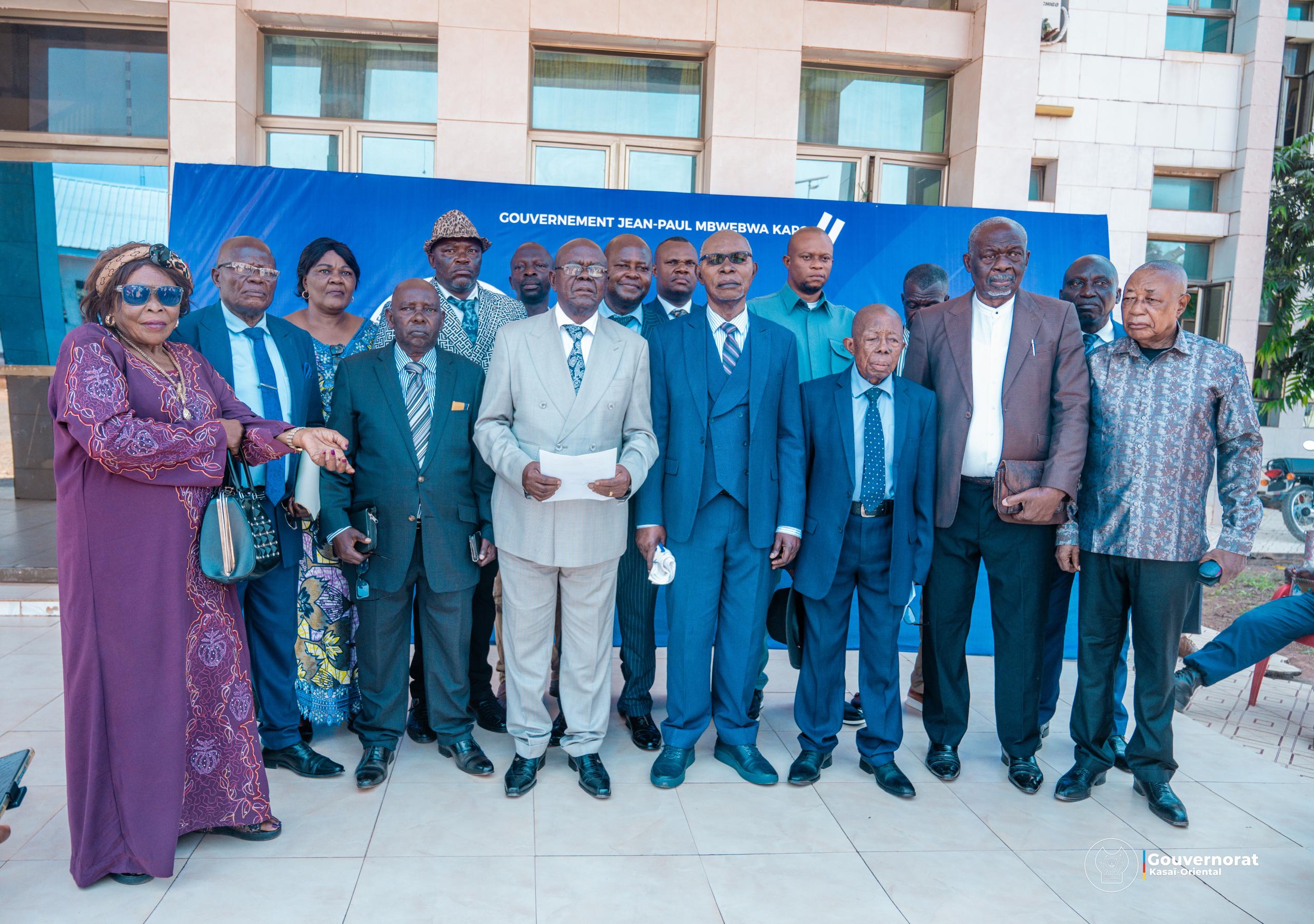 RDC : ville morte ignorée à Mbuji-Mayi, les notables soutiennent le changement de la Const ...