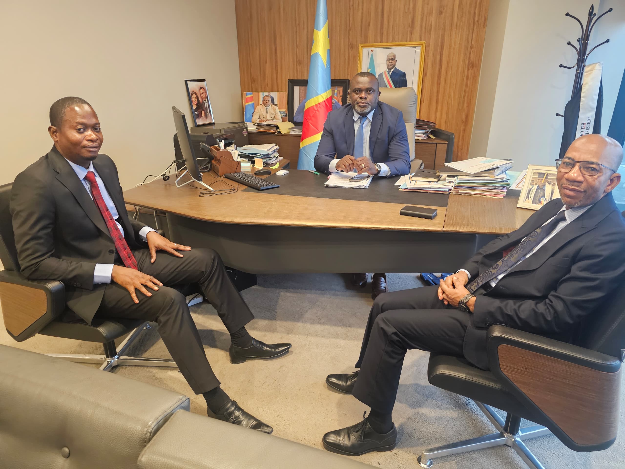 RDC : Cédric Ngwamah dépose le projet d’édit de reddition des comptes du Kasaï à la Cour d ...