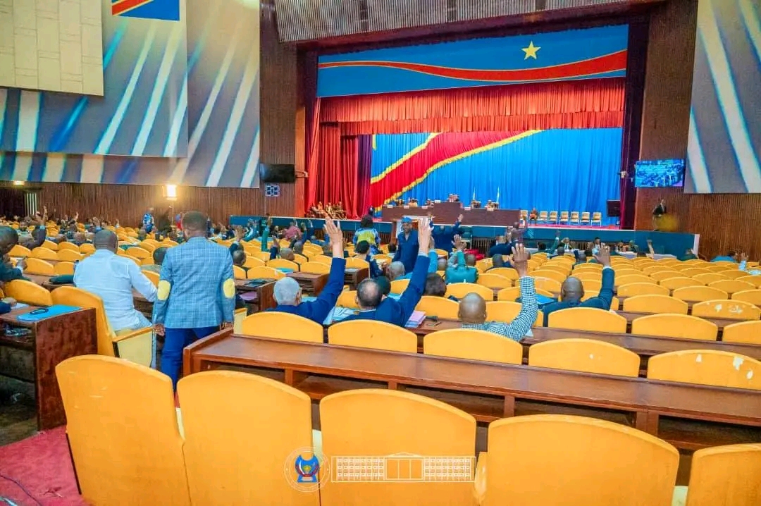 RDC : l’Assemblée nationale habilite le gouvernement à légiférer par ordonnances-lois pend ...
