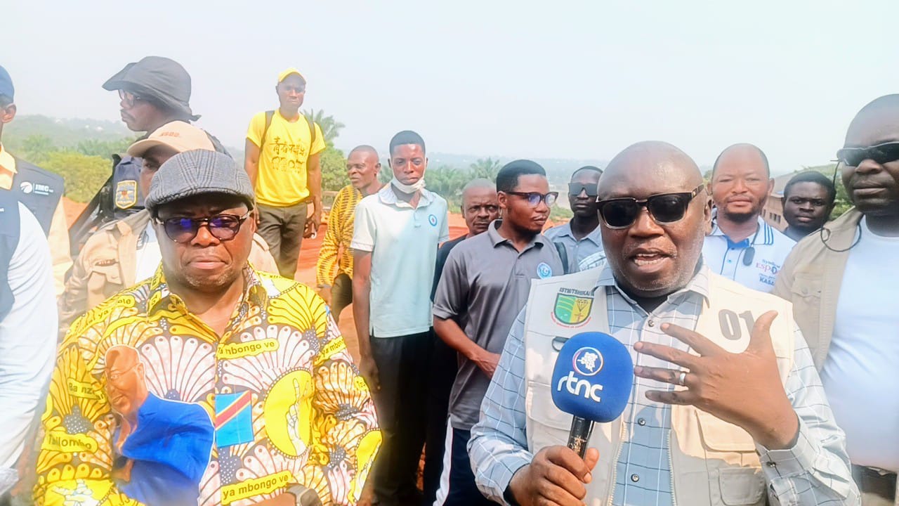 Modernisation de la voirie urbaine au Kasaï : le Pr Bosco Tshitenge Muyaya salue l’engagem ...