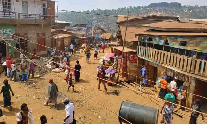 RDC : le marché de Kasihe sans latrines ni poubelles, les usagers exposés à un risque sani ...