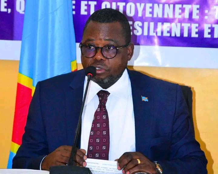 RDC : le gouverneur du Kasaï Crispin Mukendi met fin au renvoi des élèves filles du PAAF e ...