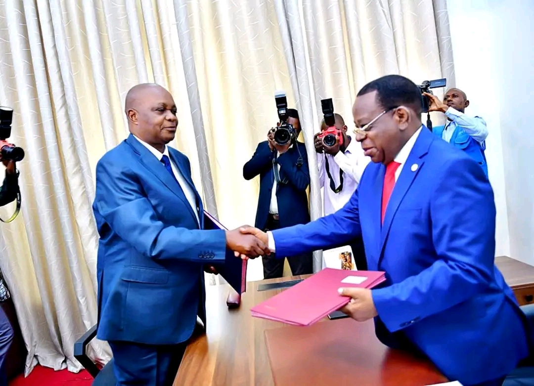 RDC : chute de Modeste Bahati au Sénat, Norbert Basengezi installé