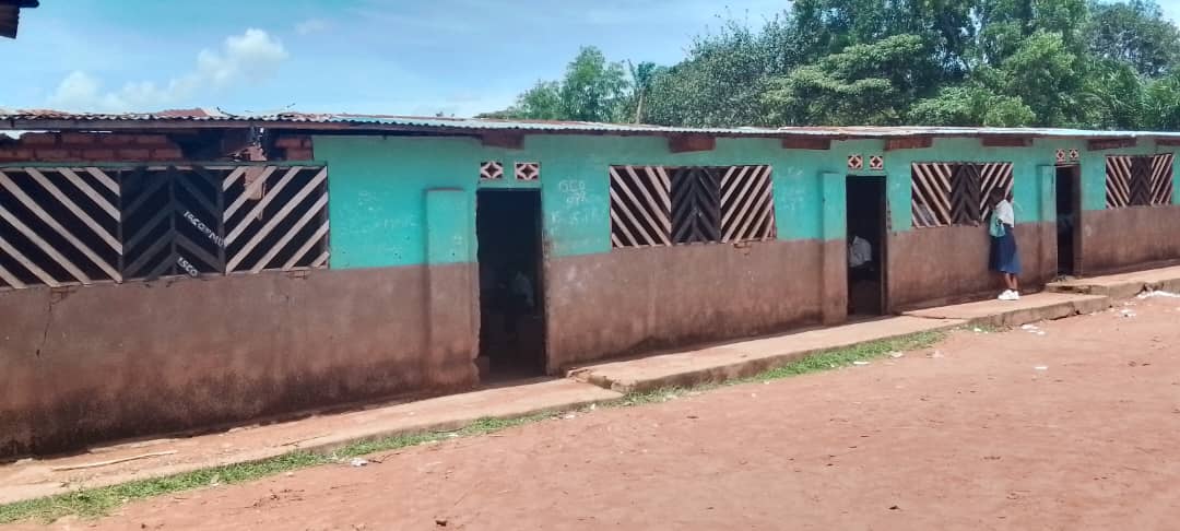 RDC : des écoles vandalisées et pillées à Kamako, cité frontalière congolo-angolaise