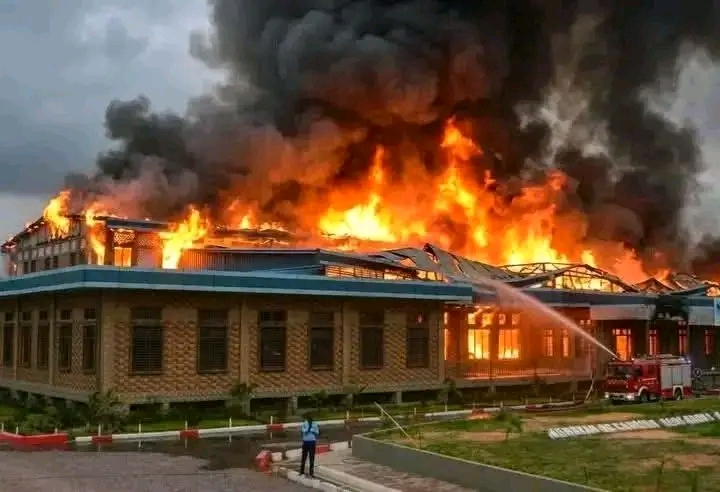 RDC : l’église Shekinah Tabernacle ravagée par un incendie à Kinshasa