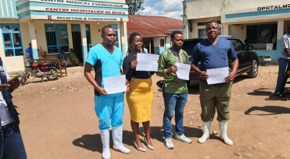 RDC : un militaire guéri d’Ebola quitte le centre de traitement de Beni après dix jours de ...